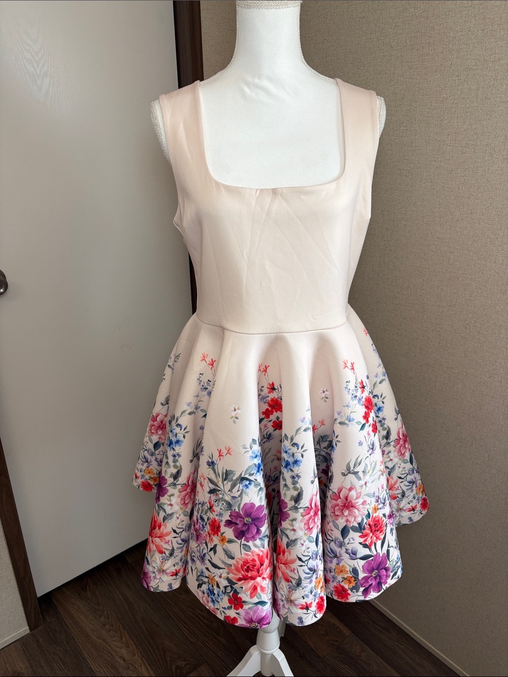 Club L London Gemstone Light Pink Floral Skater Mini Dress Sz 10 NWT Cocktail